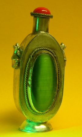 Tabati�re avec opale verte  sertie sur argent